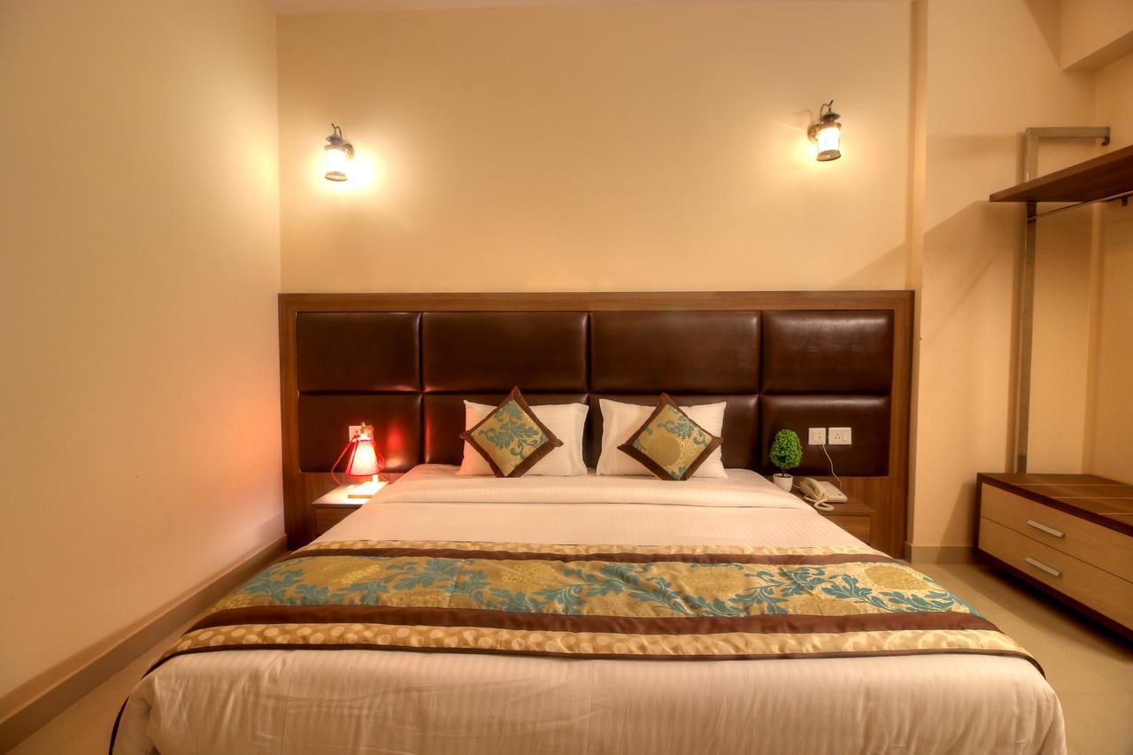 Atithi Suites - An Ahg Hotel Greater Noida Esterno foto